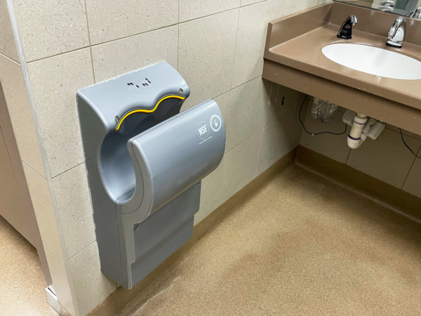 restroom-hand-dryers-daycon